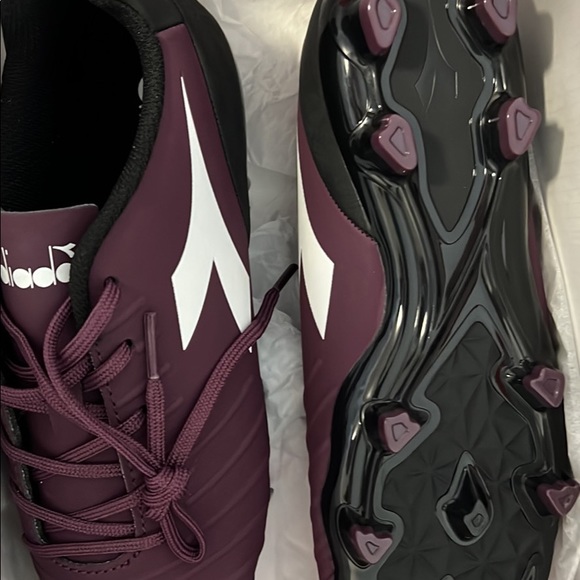 DIADORA VICTORY WOMENS SOCCER SHOES - Picture 3 of 5